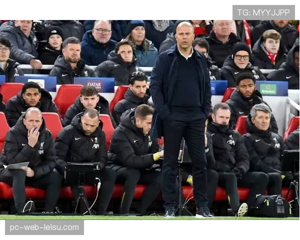 战术前瞻:曼城客战利物浦,瓜迪奥拉的控球哲学将如何应对安菲尔德的高位压迫?